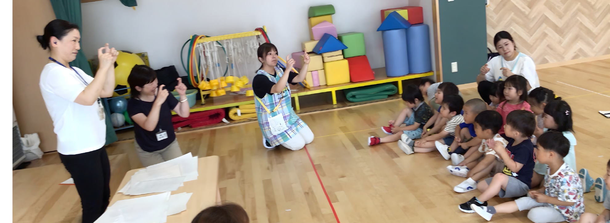 手話体験の様子１