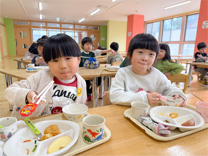 給食準備・昼食（完全給食）